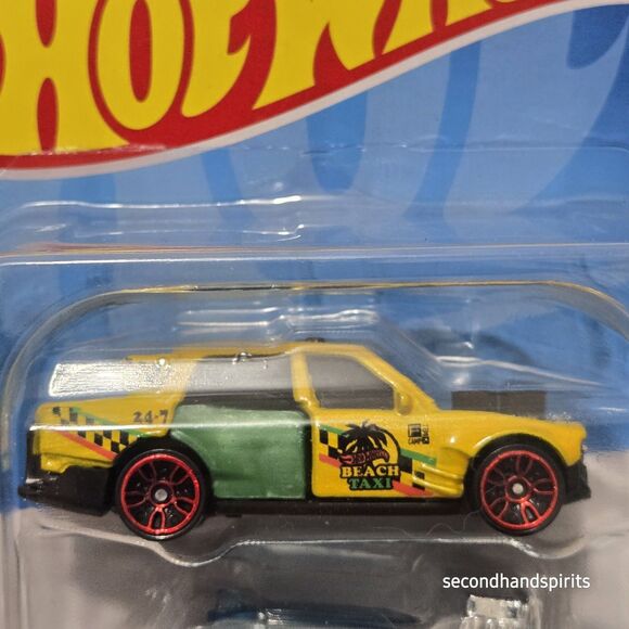 2023 HOT WHEELS Twin Pack Beach Taxi / Surf Adventure HWD00-JA10 - New - Picture 3 of 5